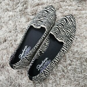 Skechers air foam leopard slides